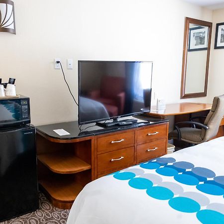 Отель Baymont By Wyndham College Park Atlanta Airport South Экстерьер фото