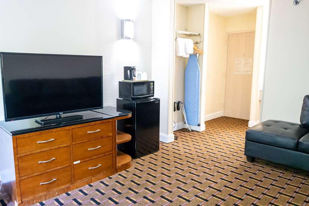 Отель Baymont By Wyndham College Park Atlanta Airport South Номер фото