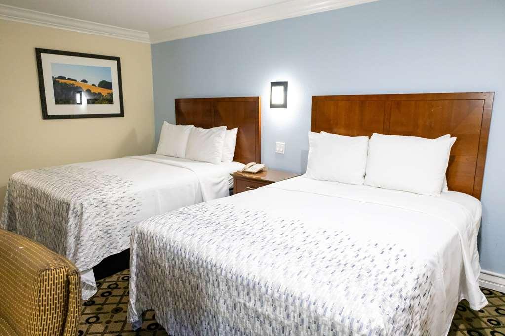 Отель Baymont By Wyndham College Park Atlanta Airport South Номер фото