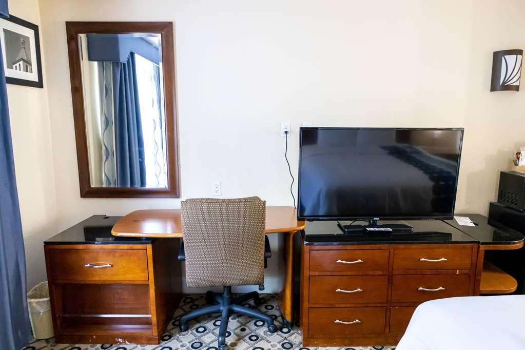 Отель Baymont By Wyndham College Park Atlanta Airport South Номер фото