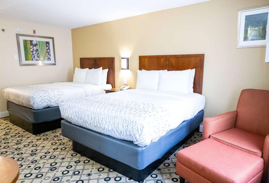 Отель Baymont By Wyndham College Park Atlanta Airport South Номер фото